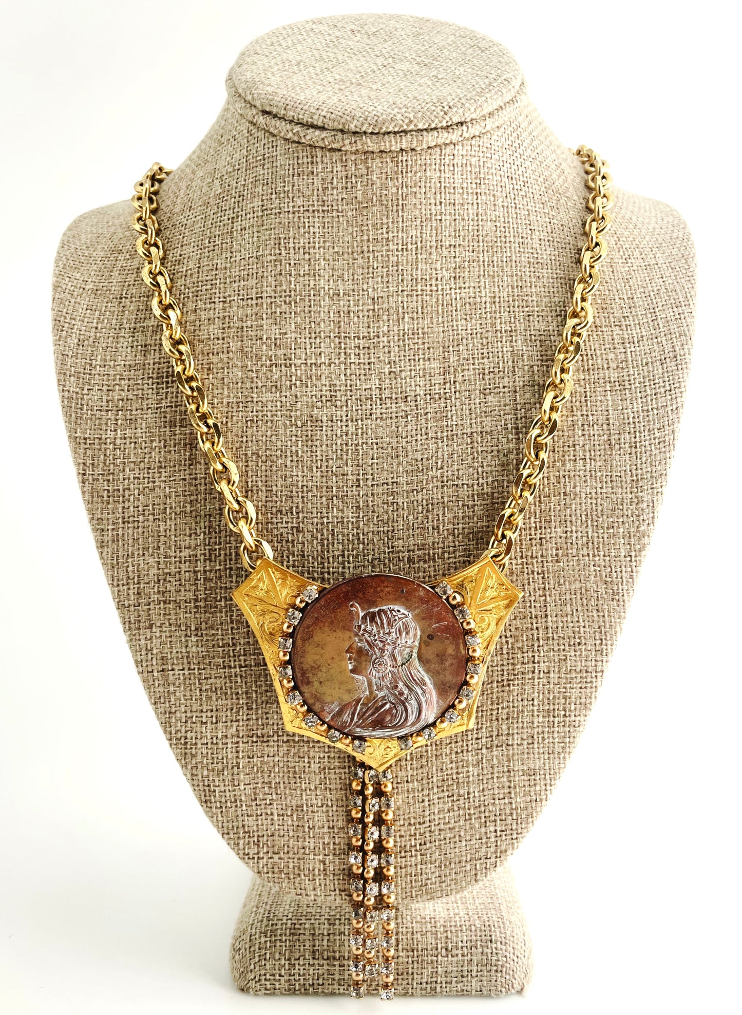 ALYSSA NECKLACE