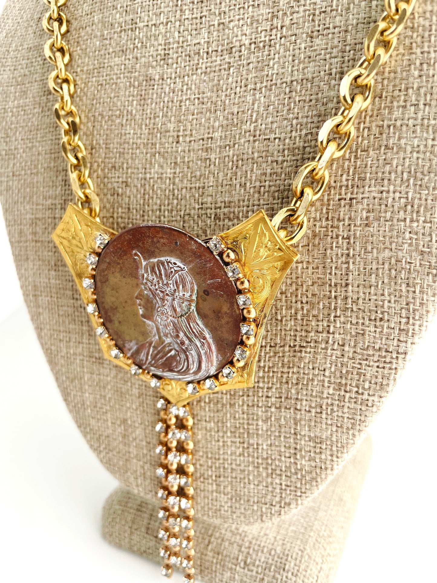 ALYSSA NECKLACE