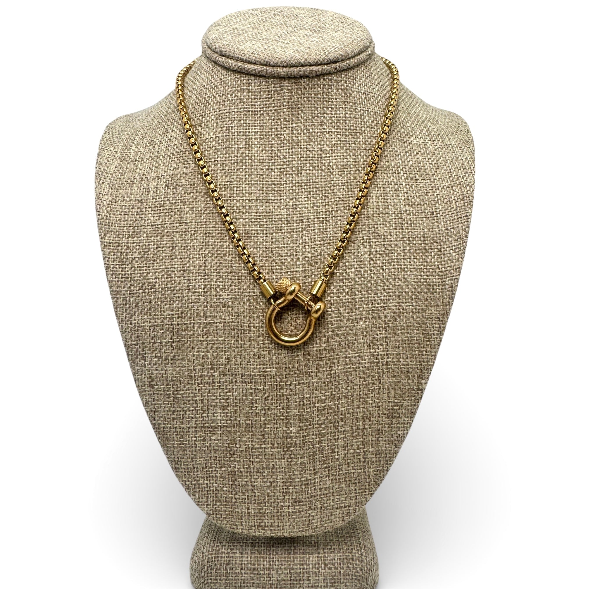 BENNETT TOGGLE NECKLACE