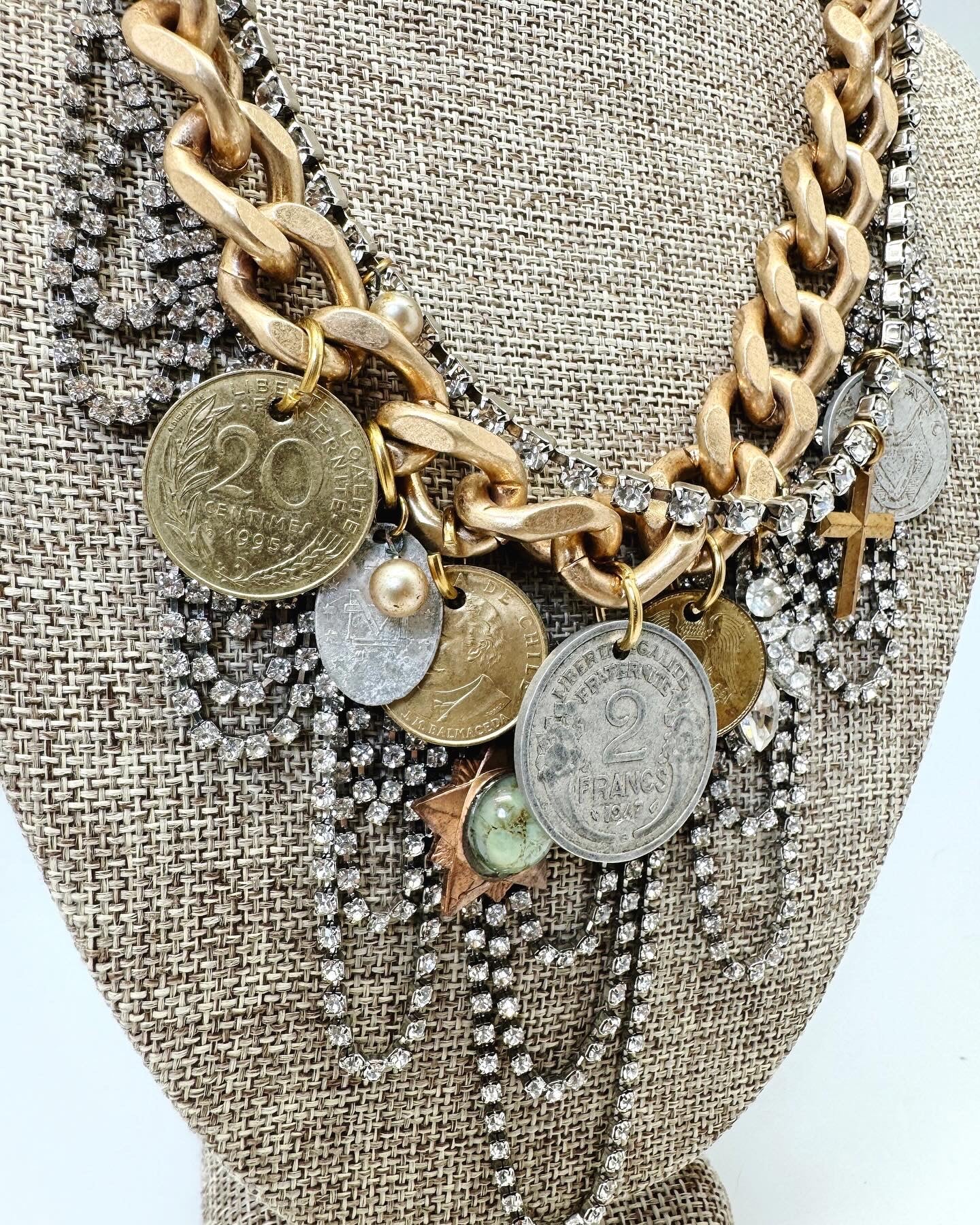 JAQUELINE NECKLACE
