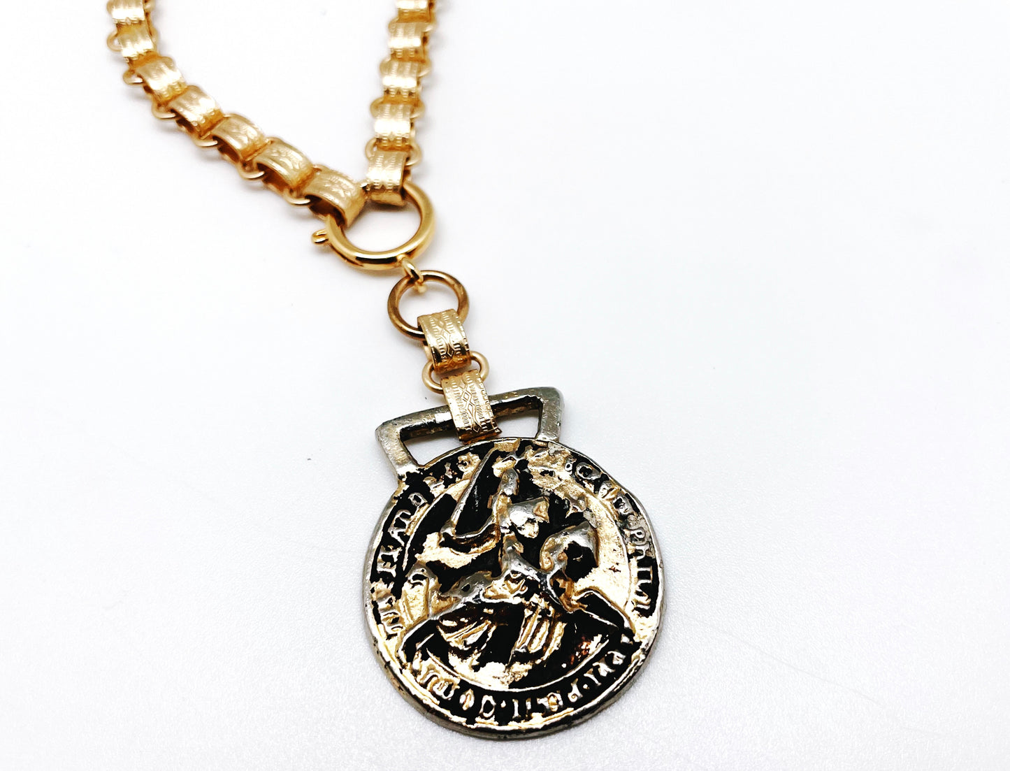 LINDY NECKLACE
