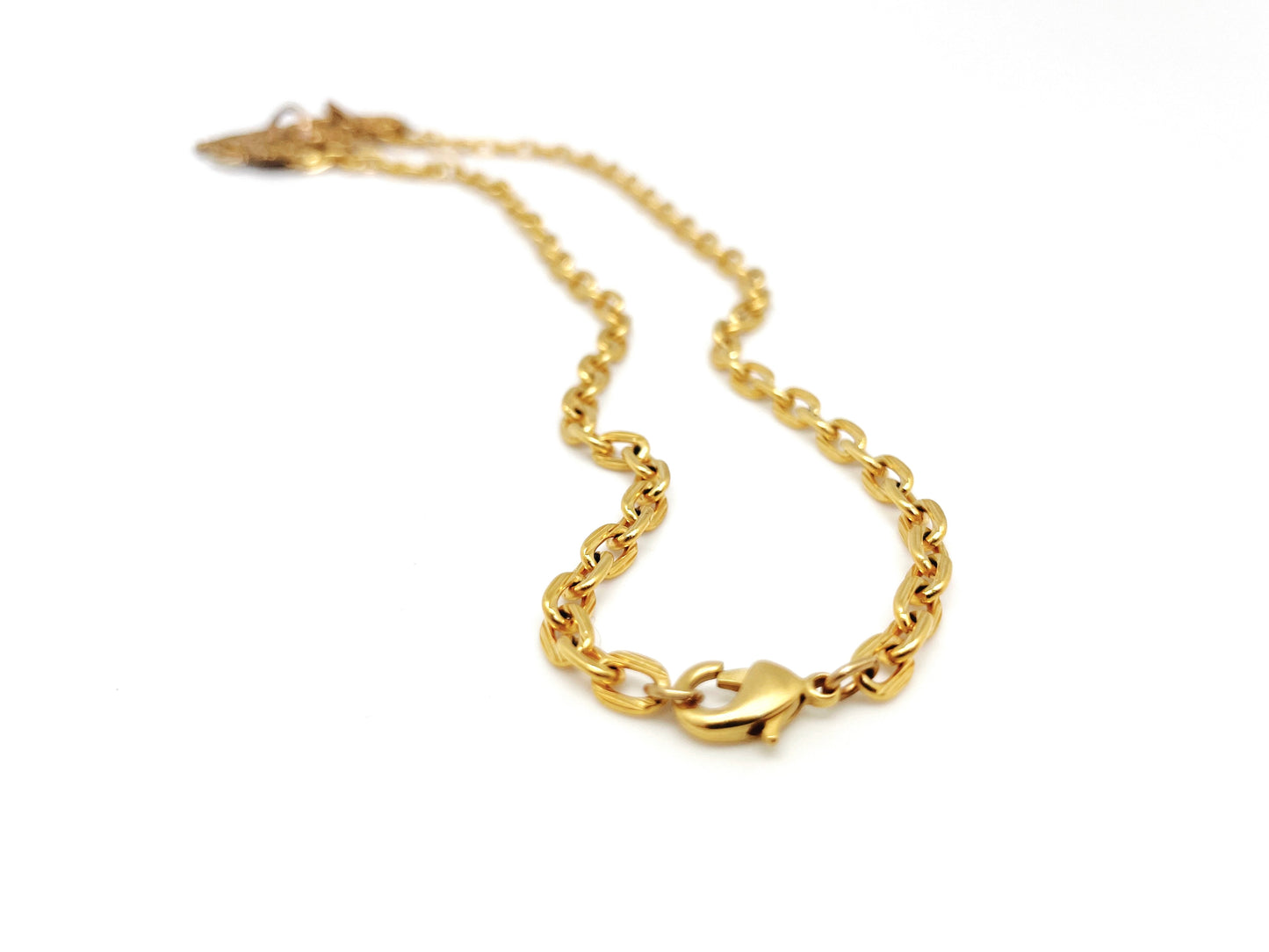 GOLDEN LION CREST NECKLACE
