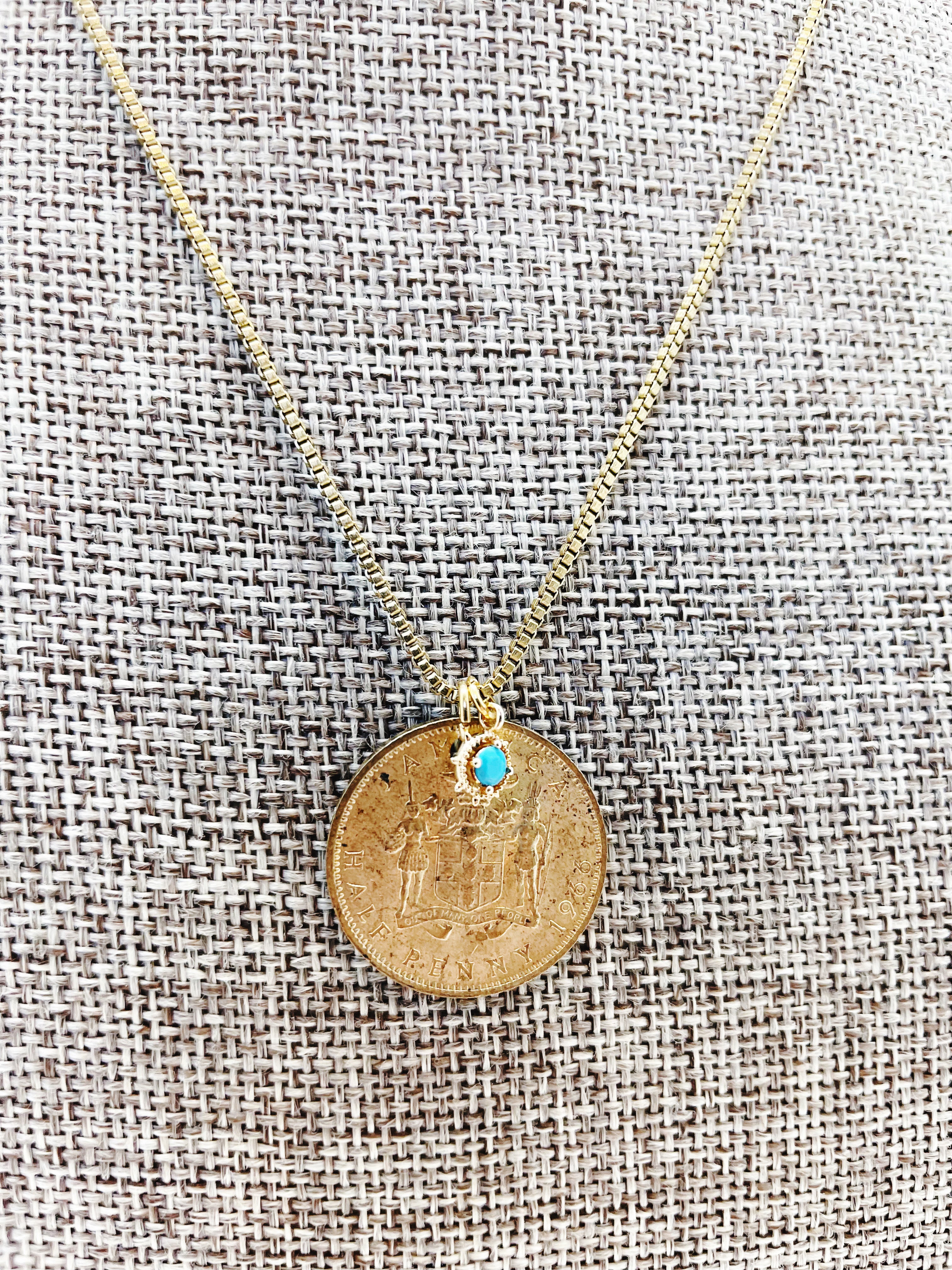 BLUE QUEEN NECKLACE