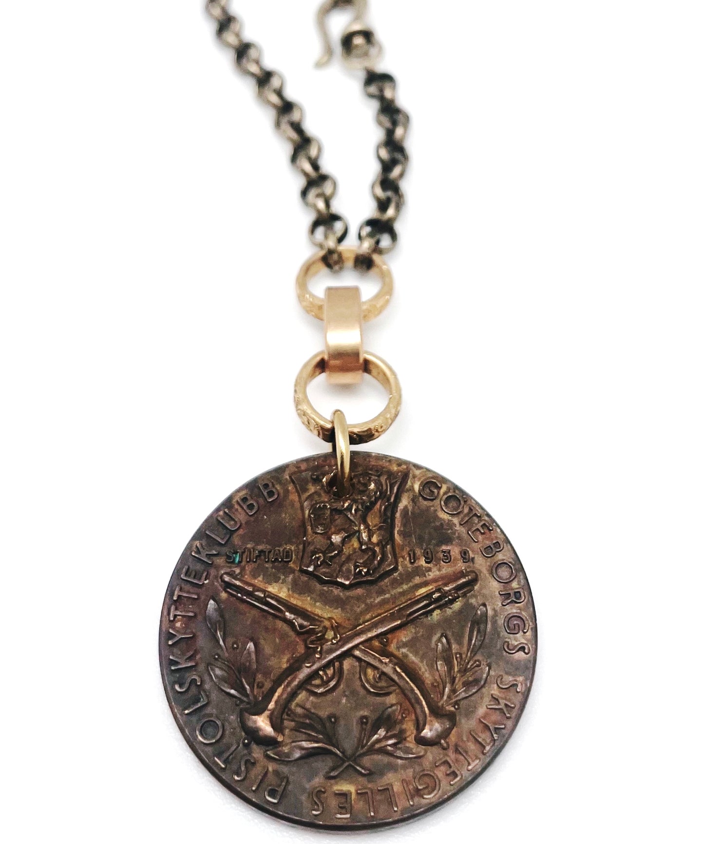 REBEL NECKLACE