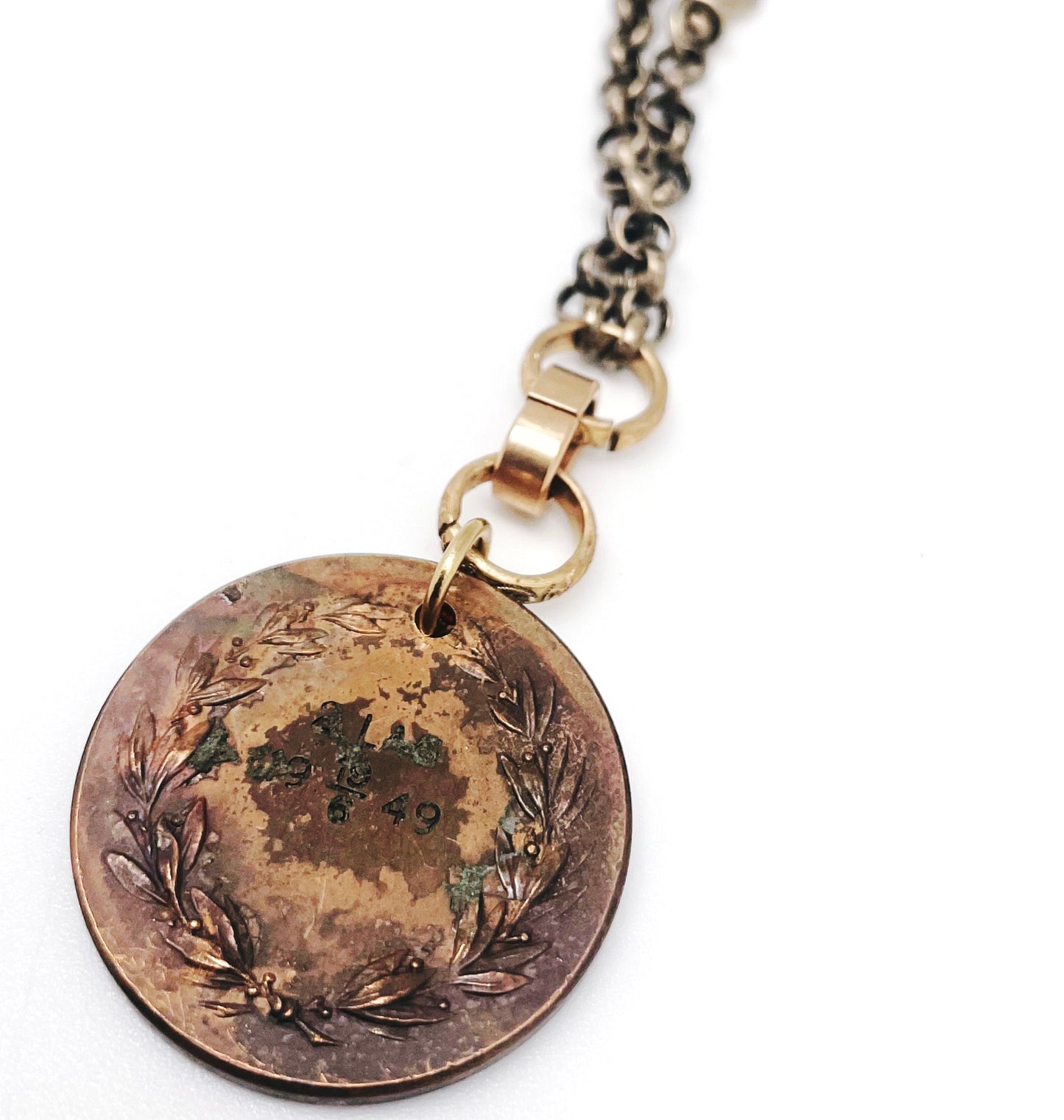 REBEL NECKLACE