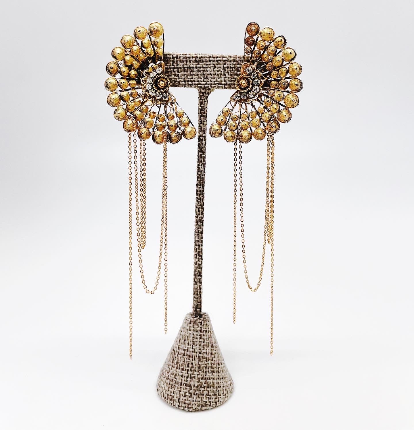 WHITE HOUSE EARRINGS