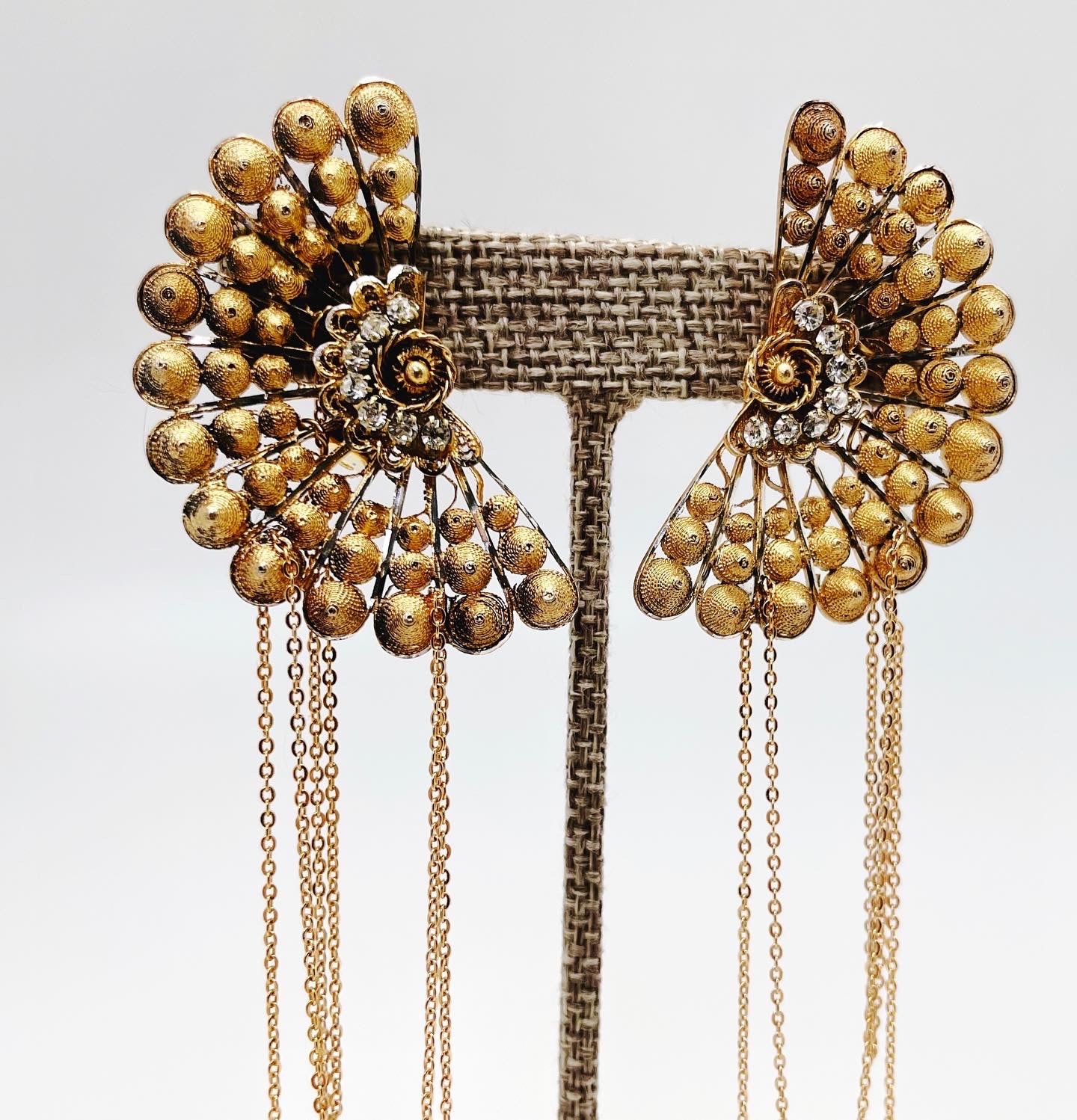 WHITE HOUSE EARRINGS