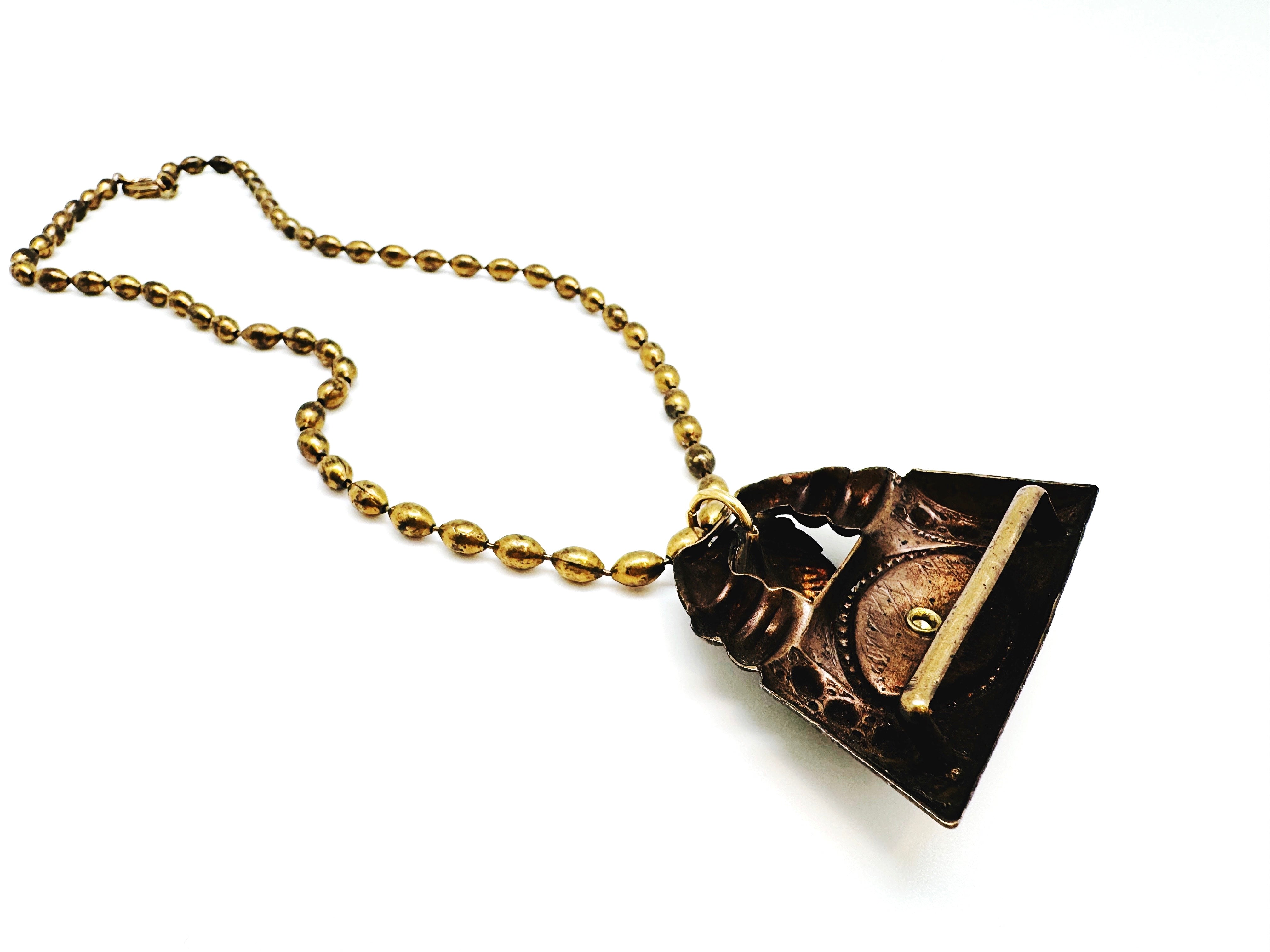 LALA NECKLACE
