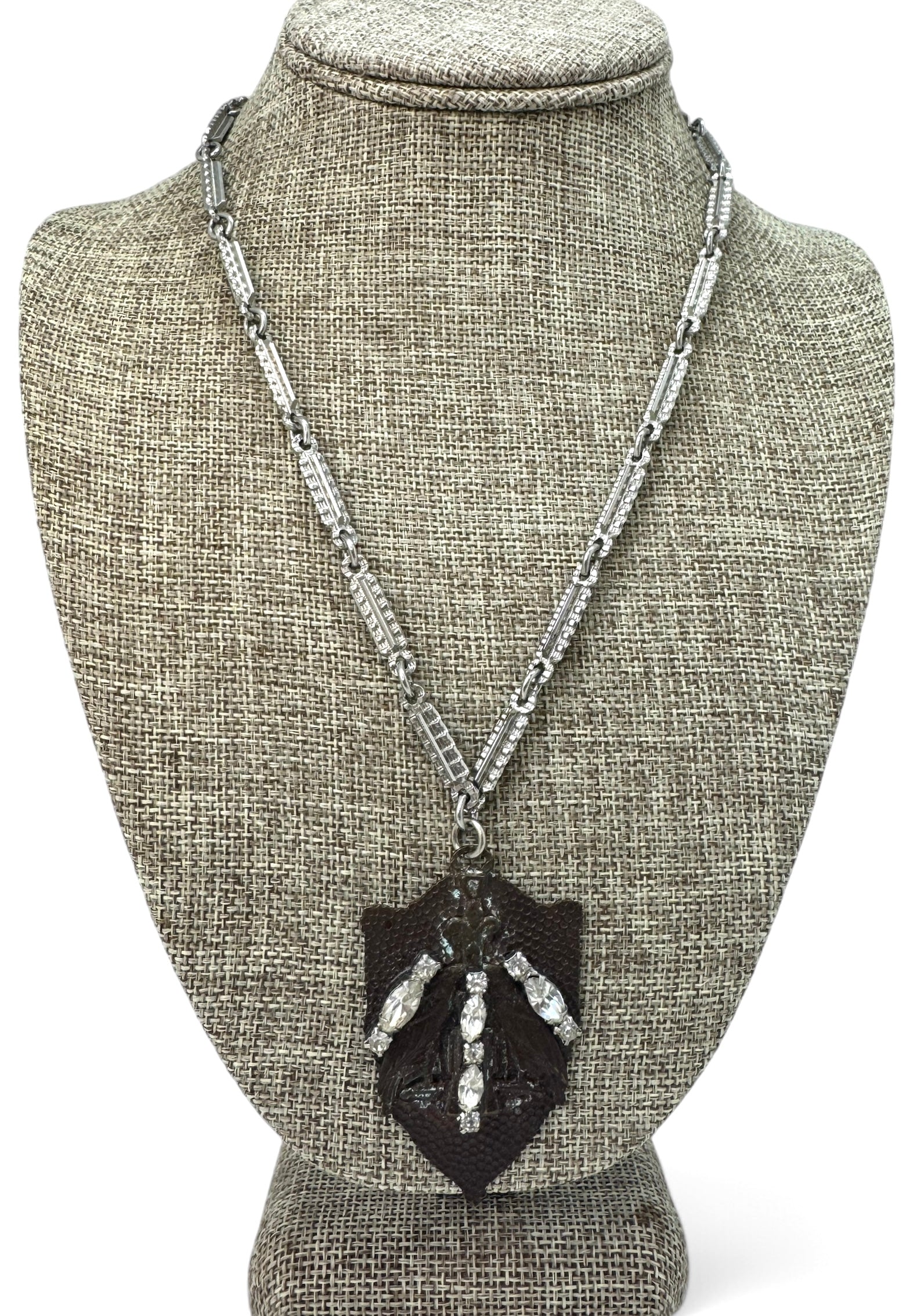 THE VANGUARD NECKLACE