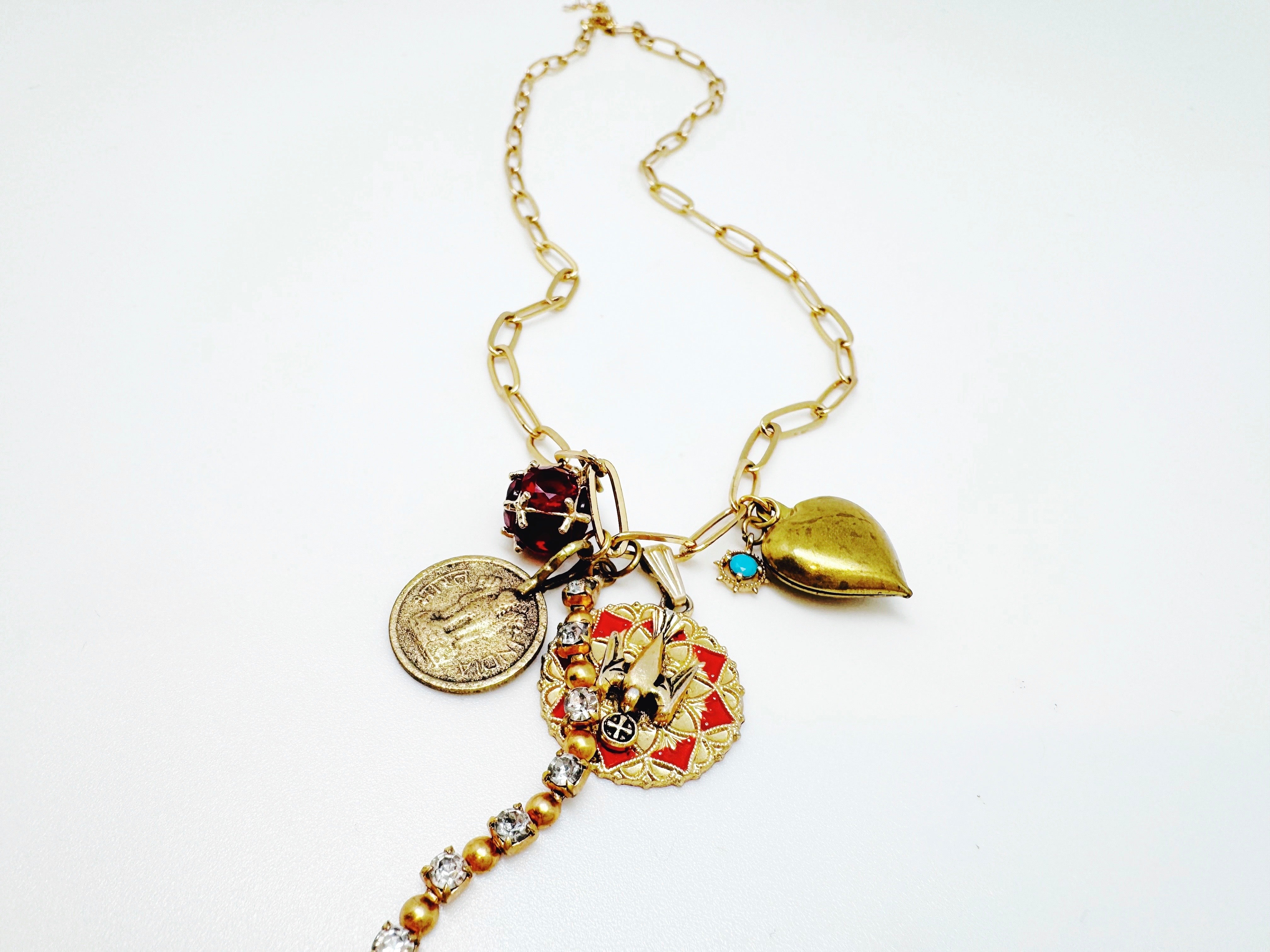 HAPPY NECKLACE