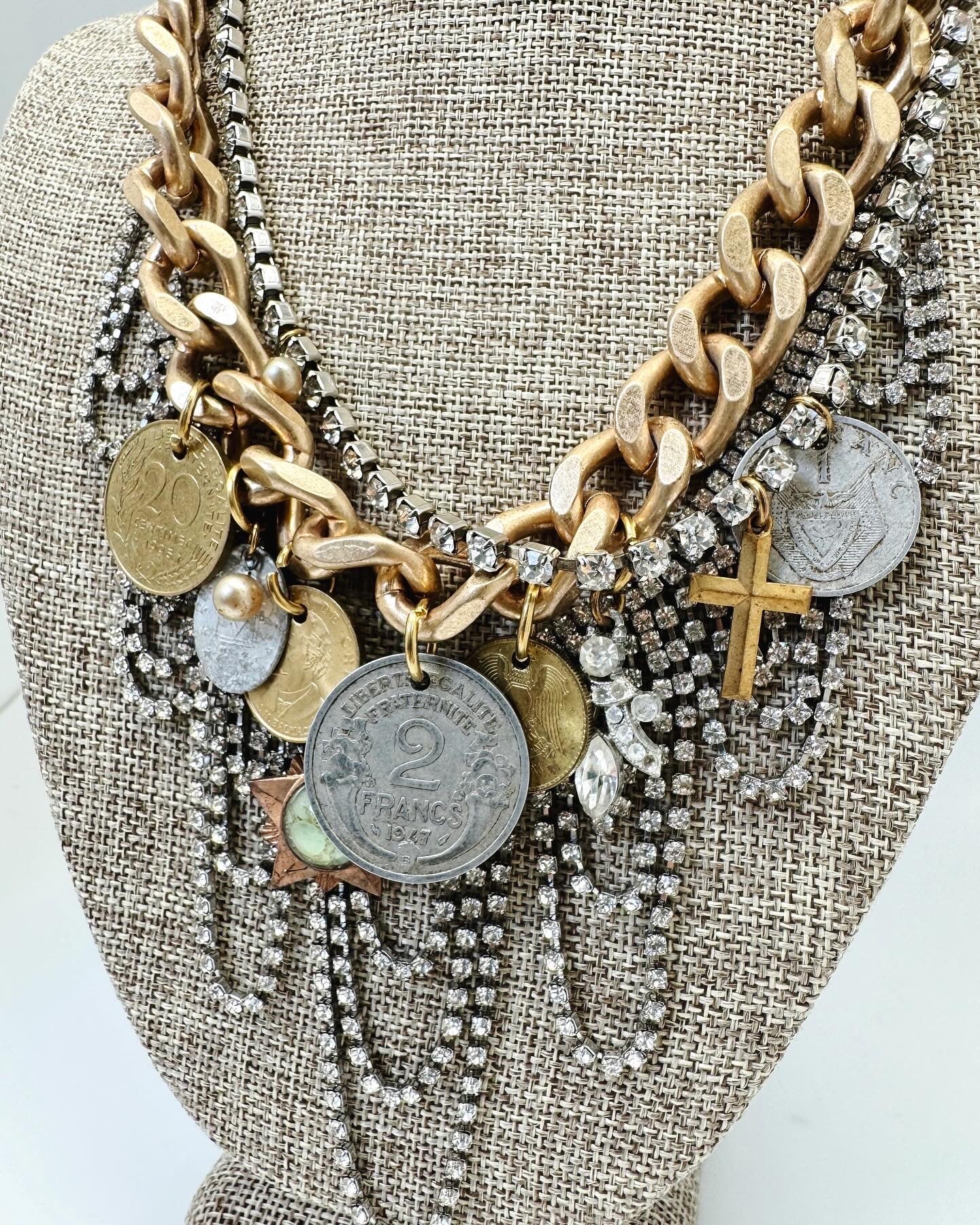 JAQUELINE NECKLACE