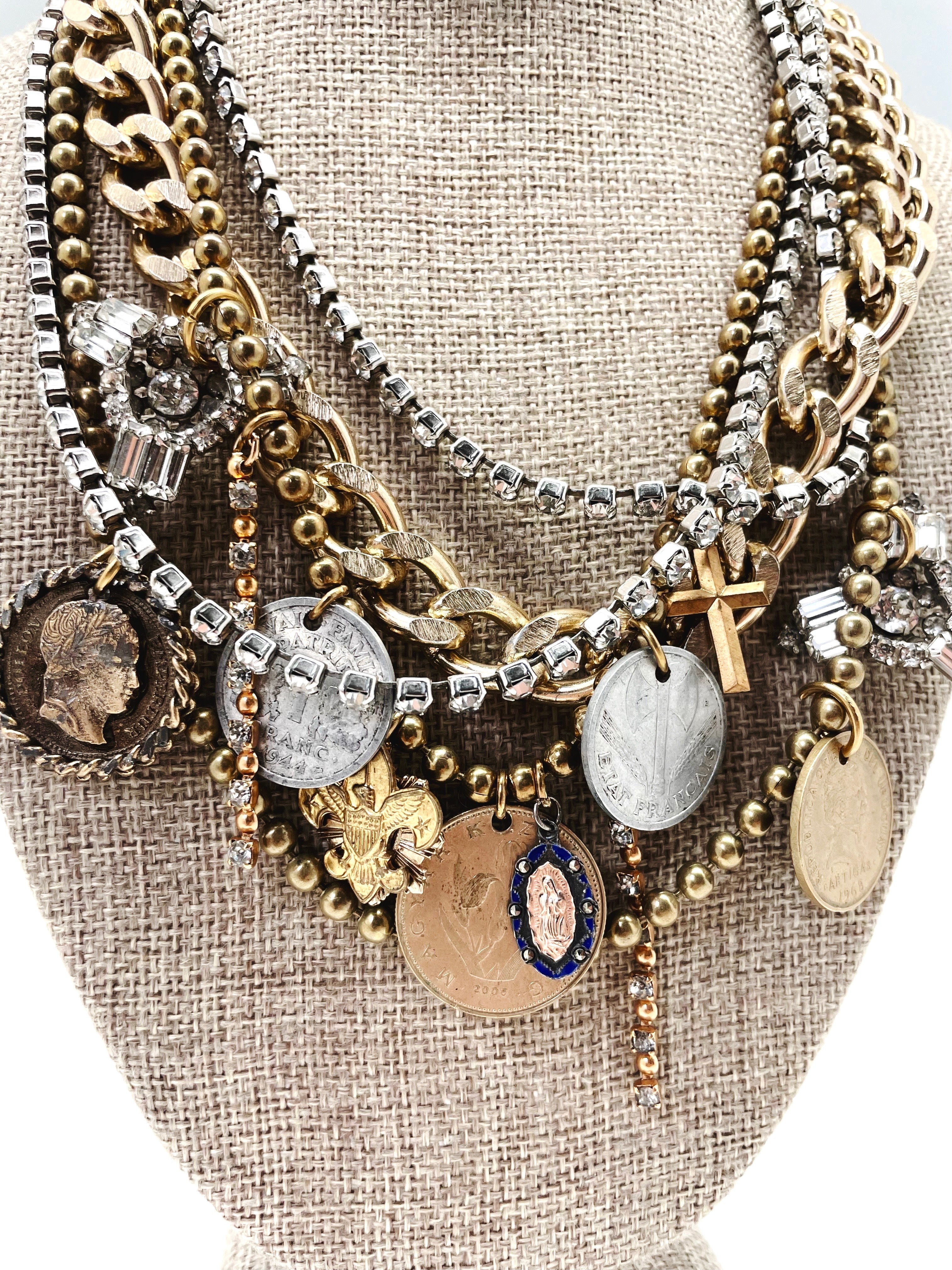 LOVELY NECKLACE