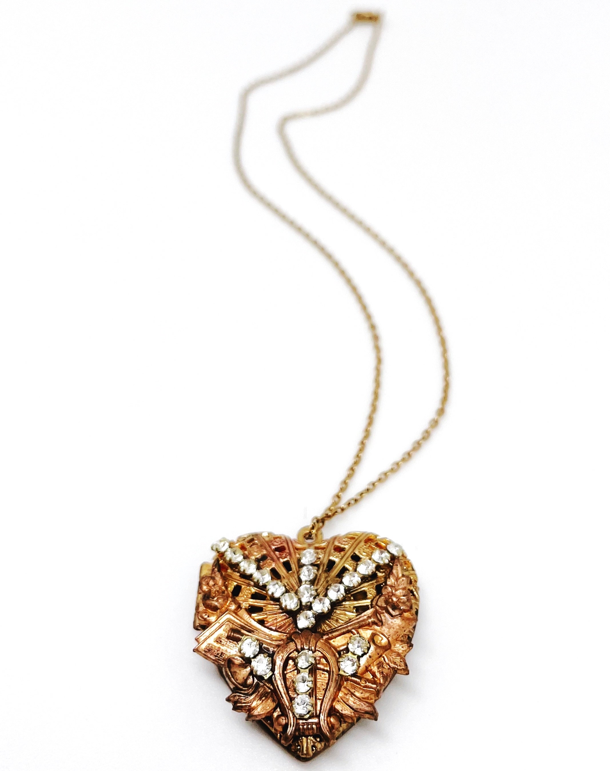 KEEPSAKE NECKLACE