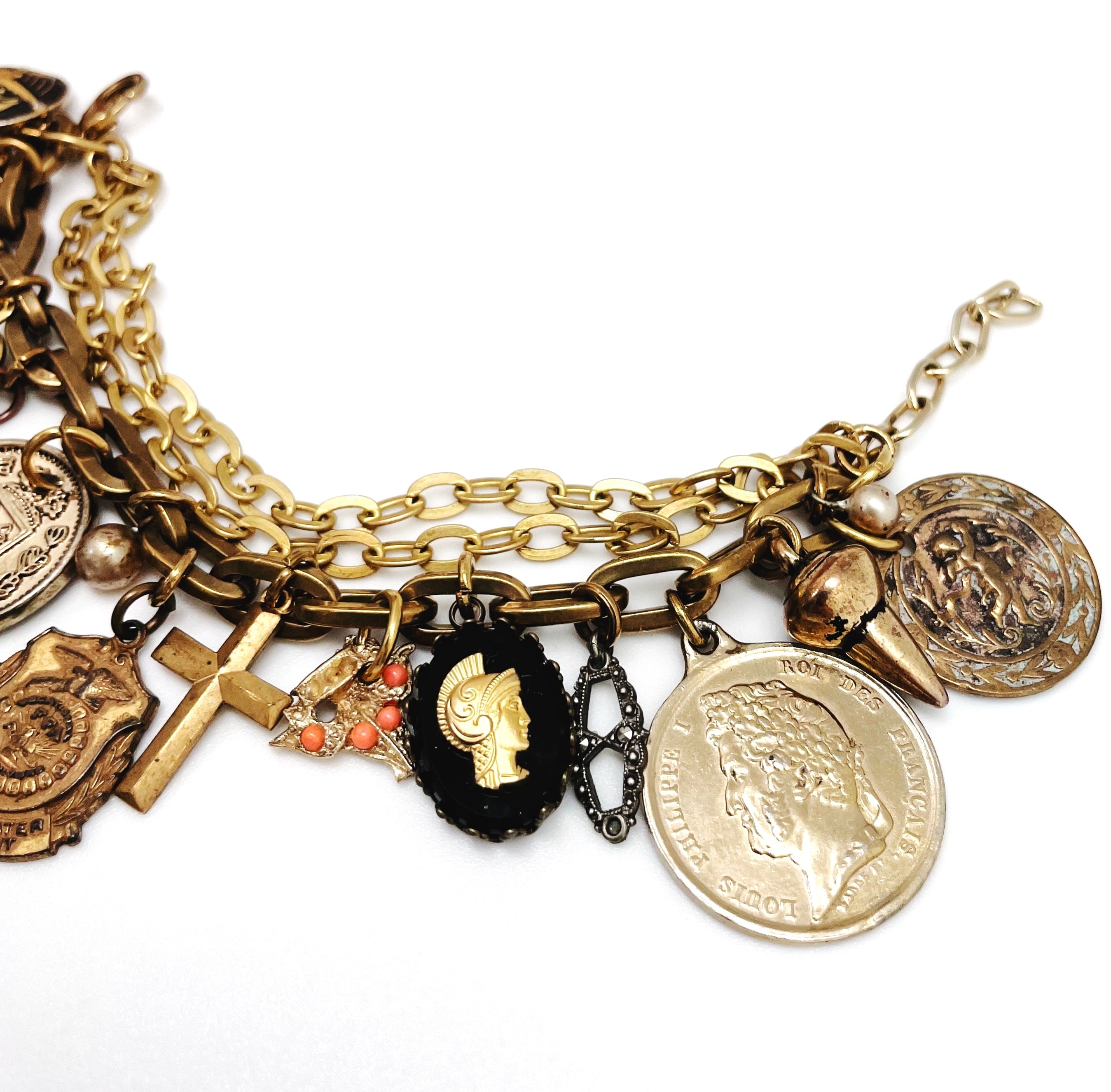 LILY CHARM BRACELET
